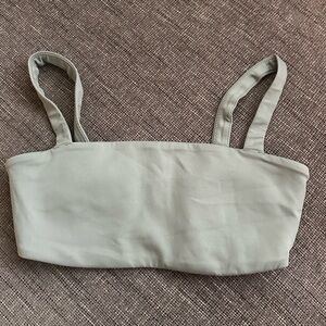 Vuori sports bra green evolve square neck